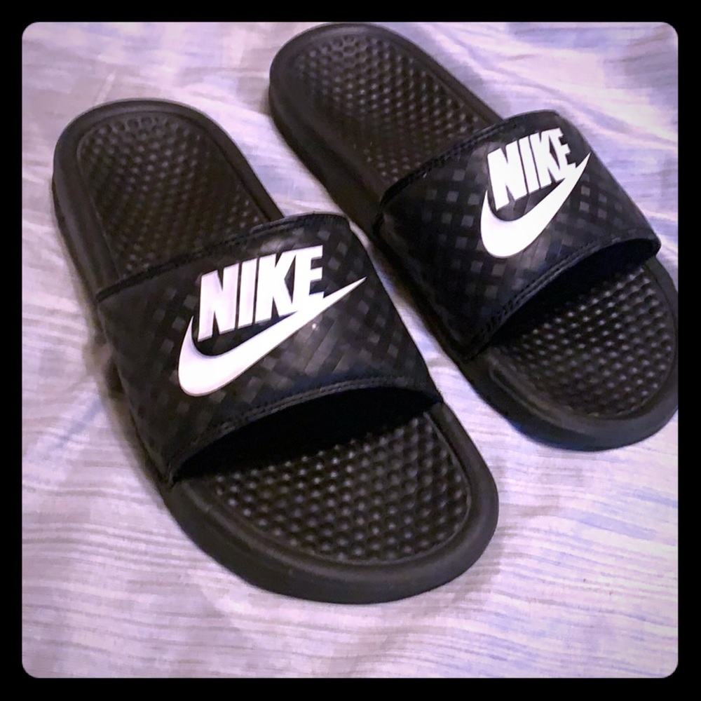 Nike Benassi Women’s slide sandals